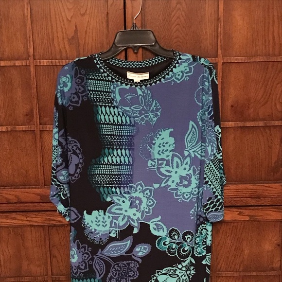 EUC PRINTED DOLMAN SLEEVE DRESS. TAPPERS TOP TO BOTTOM. SZ 2. BEAUTIFUL COLORS. - Picture 3 of 5